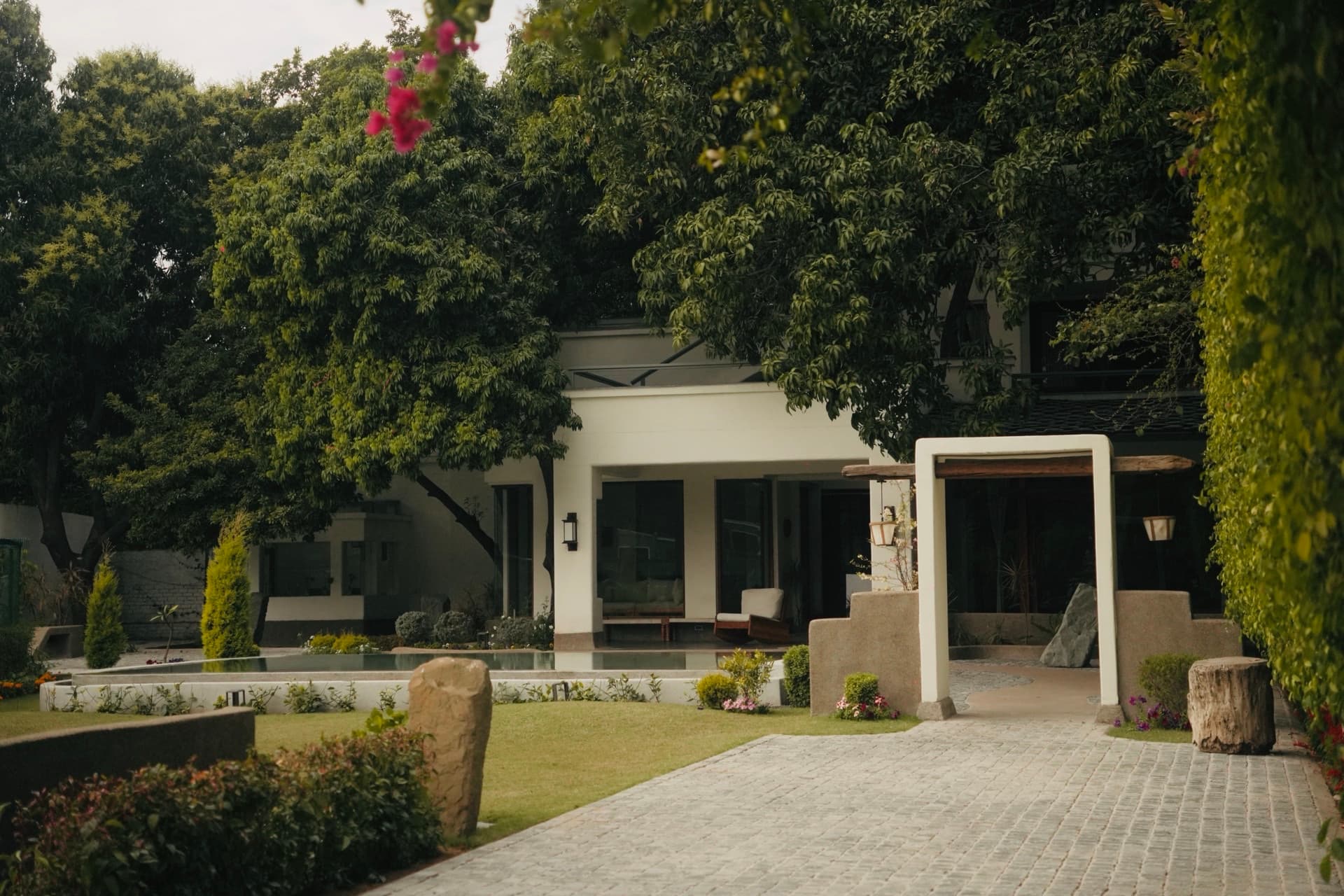 Thheraav Retreat